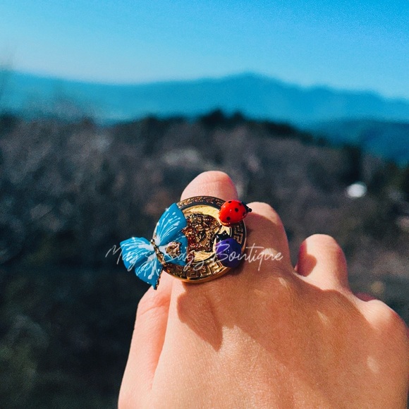 Versace: Butterfly x Dua Lipa Ring - Picture 1 of 16